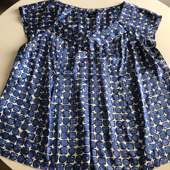 Nine West Tops - (3/$25) Nine West 100% Silk Top
